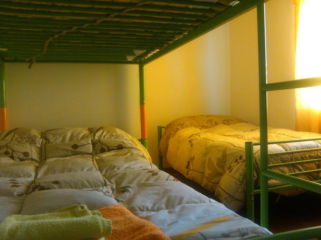 Hostal Barrio Italia Сантьяго Номер фото